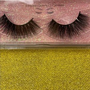 *** SOLD OUT*** 3D Mink Lashes (GODDESS)